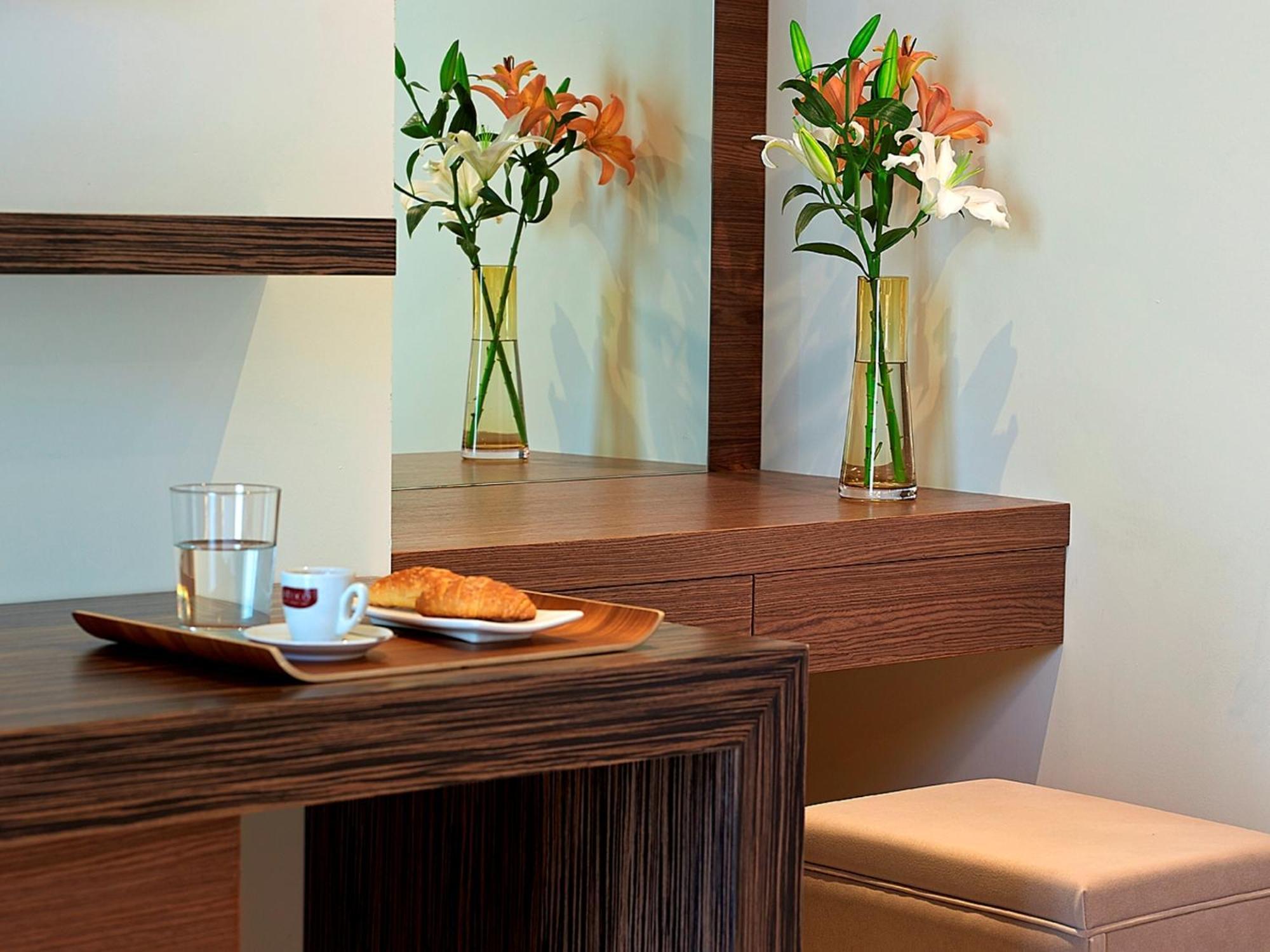 Elotis Suites (Adults Only) Agia Marina  Room photo